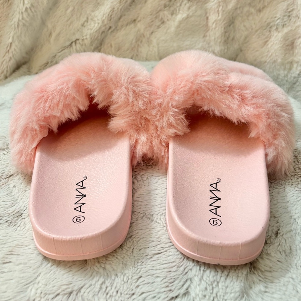 Furry Bling Pink Slippers Women’s Size 6 - Picture 3 of 4